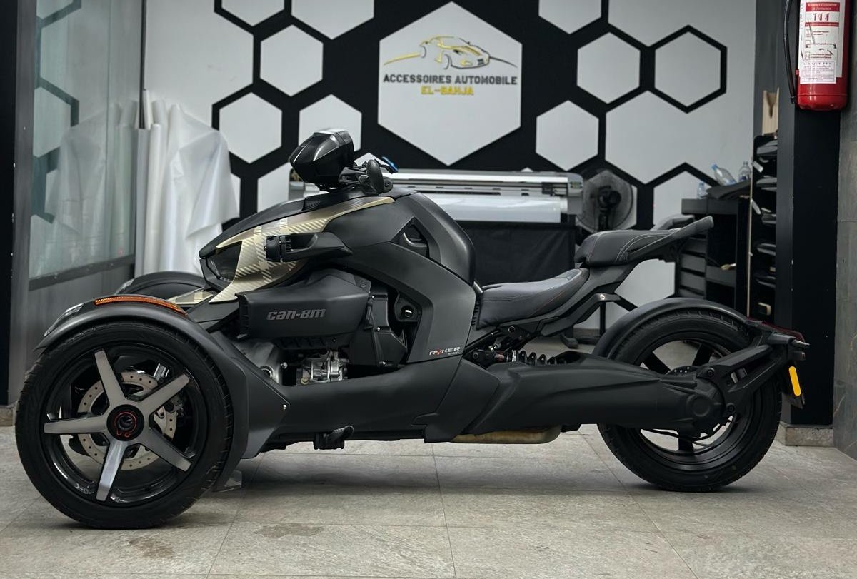 Location Can-Am Ryker Sport 900 Marrakech - Vue latérale